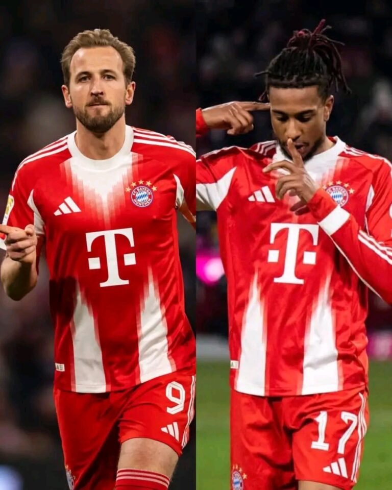 Thomas Müller hält kurz inne im Feier-Chaos der Allianz Arena