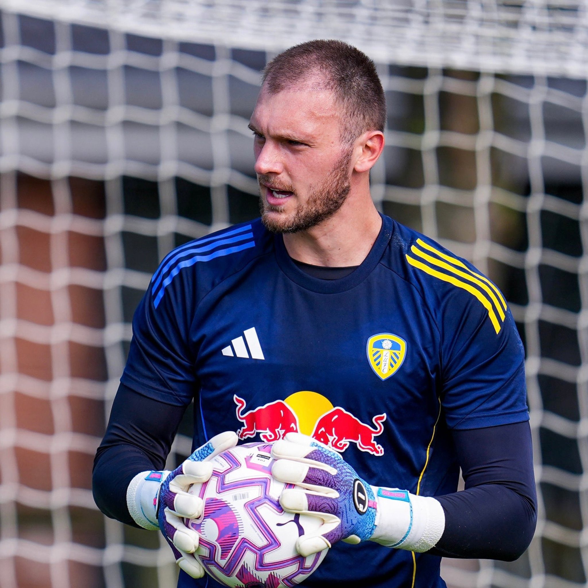 Leeds United Set for Goalkeeping Shake-Up as Lucas Perri Exit Paves the Way for James Trafford Arrival