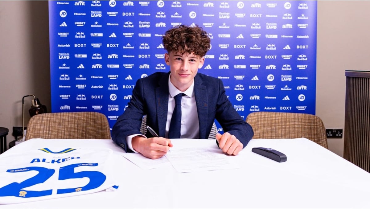 Leeds united Hand Sam Alker First Professional Contract