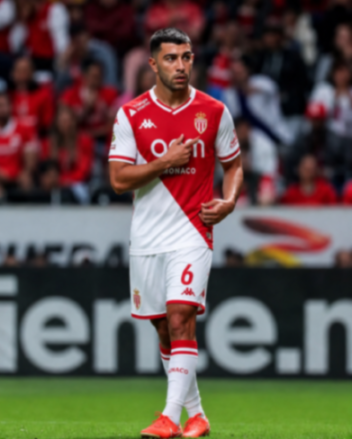 TRANSFERT CONFIRMÉ : L’AS Monaco a officiellement annoncé la signature d’un nouveau milieu défensif, Érik Lira. Le joueur de 26 ans… Voir plus