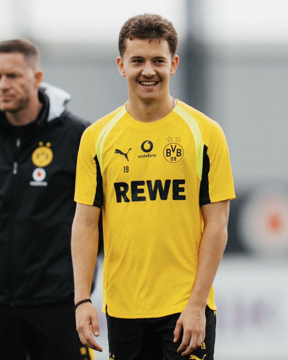 GUTE NACHRICHT FÜR DEN BVB: Kosta Karetsas kehrt ins Mannschaftstraining zurück! Borussia Dortmund darf sich über…
