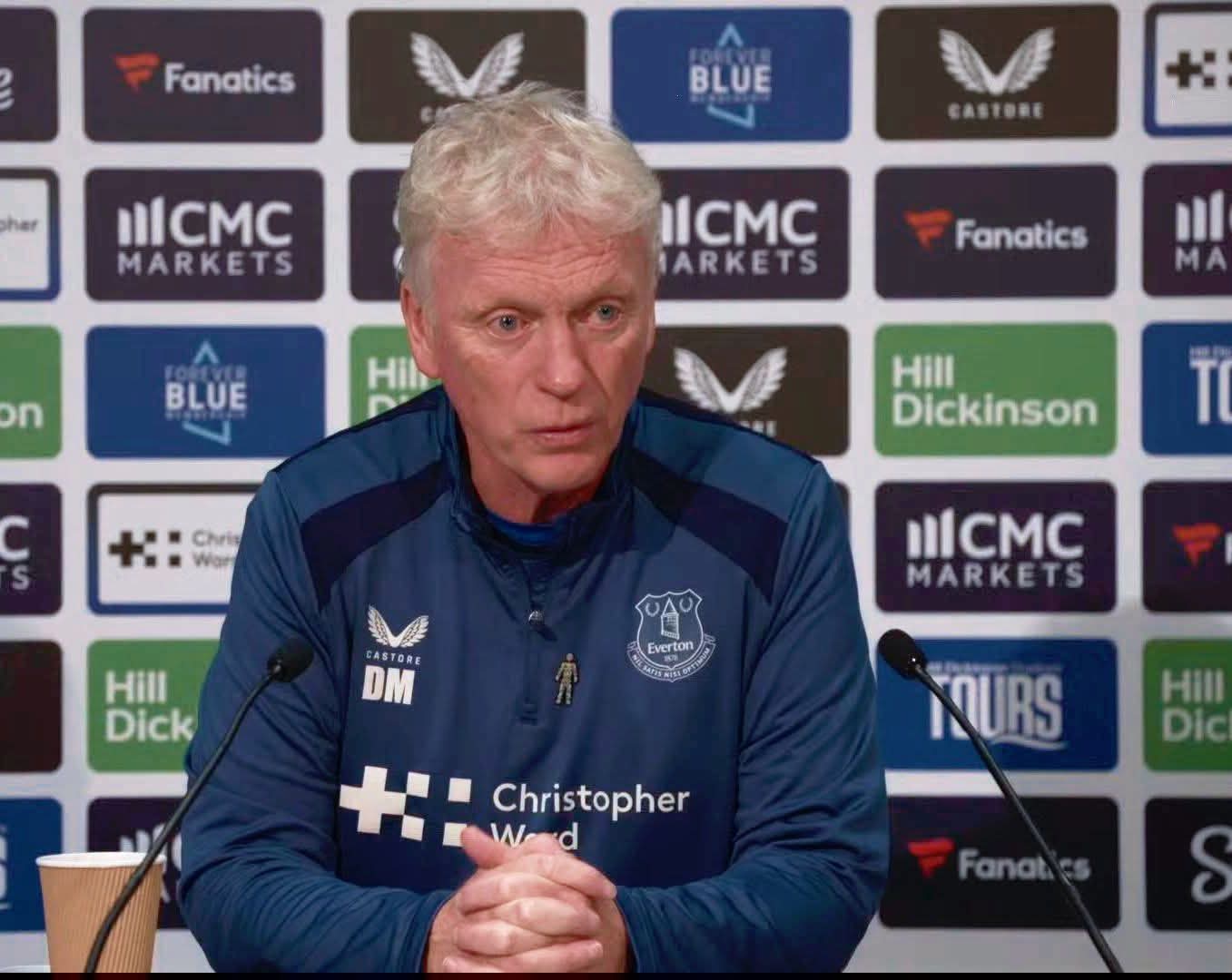 🚨 EVERTON BOSS DAVID MOYES BREAKS DOWN THE CHALLENGE OF FACING PEP GUARDIOLA’S MANCHESTER CITY: “DO YOU SEE THE PLAYERS THEY’VE GOT?!” 🔵⚪  David Moyes has offered a revealing perspective on Manchester City’s dominance under Pep Guardiola, admitting…